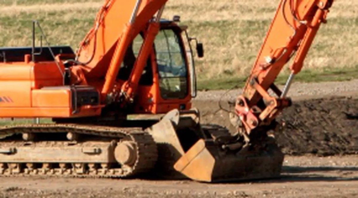 S-a răzbunat pe prietenul său zdrobindu-i maşina