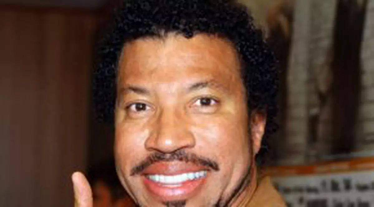 Nou album Lionel Ritchie, în colaborare cu Ne-Yo şi Akon