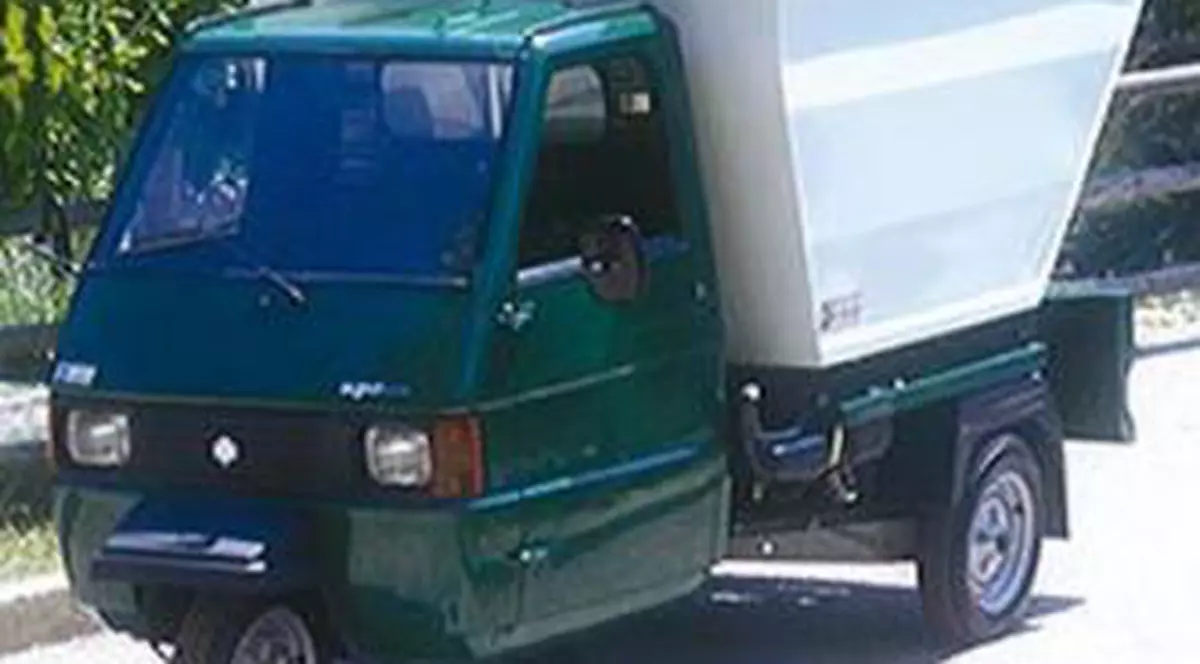 Arestaţi pentru că transportau ilegal gunoi