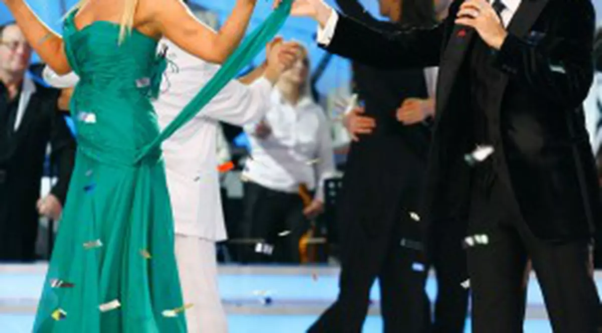 Andreea Antonescu face cuplu cu fratele ei la ”Dansez pentru tine”!