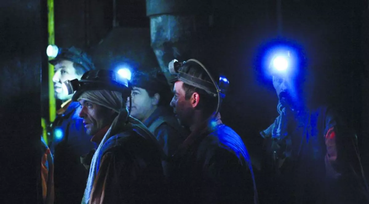 Doi mineri internaţi la Arşi, operaţi iar