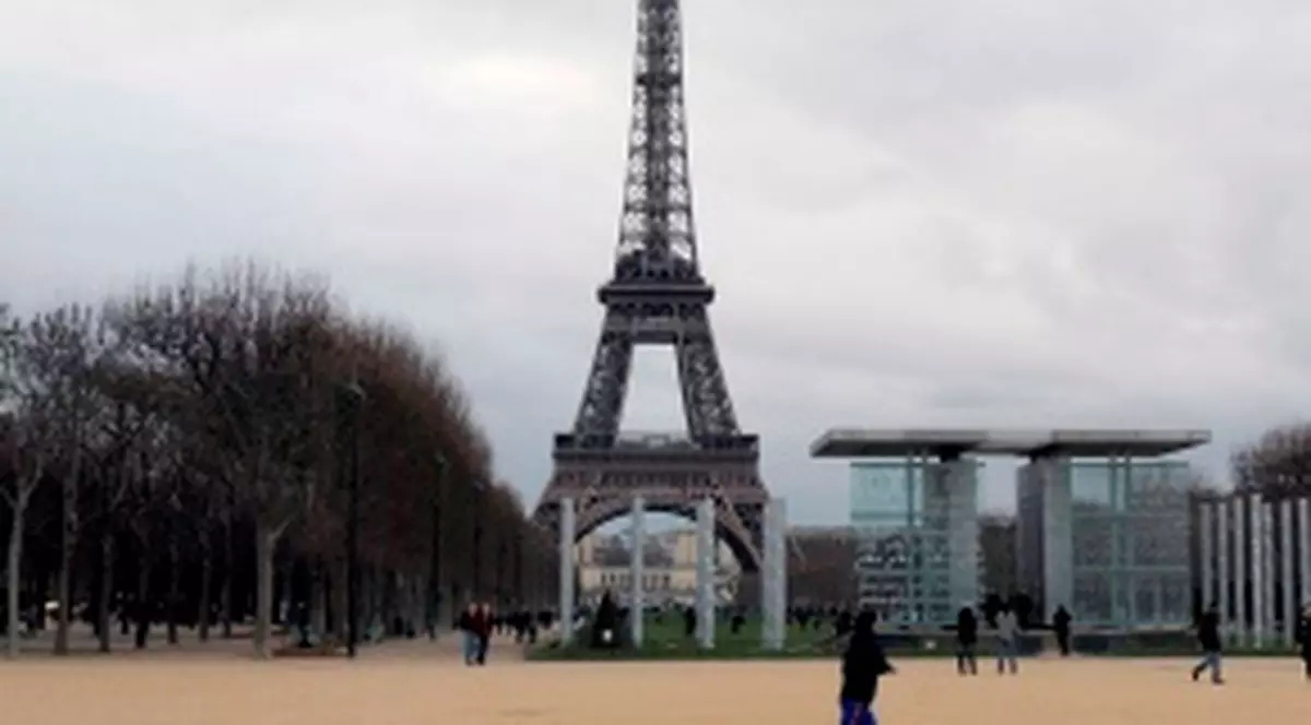 Parisul, ameninţat de terorişti!