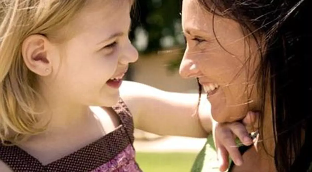 I-au tăiat jumătate din creier şi acum are o viaţă normală