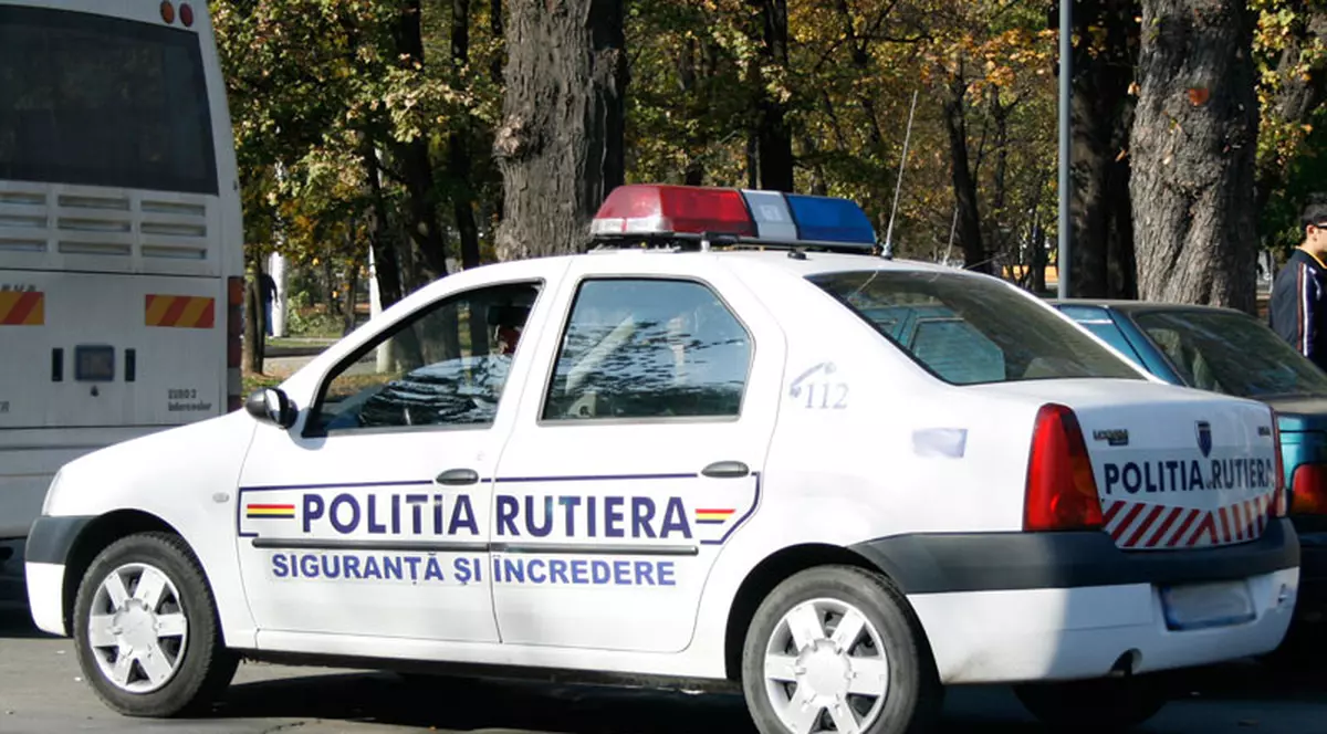 Doi poliţişti timişoreni i-au furat cardul unui şofer beat