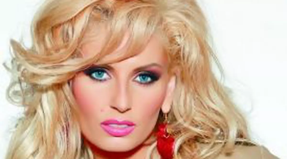 Gravidă, în turneu