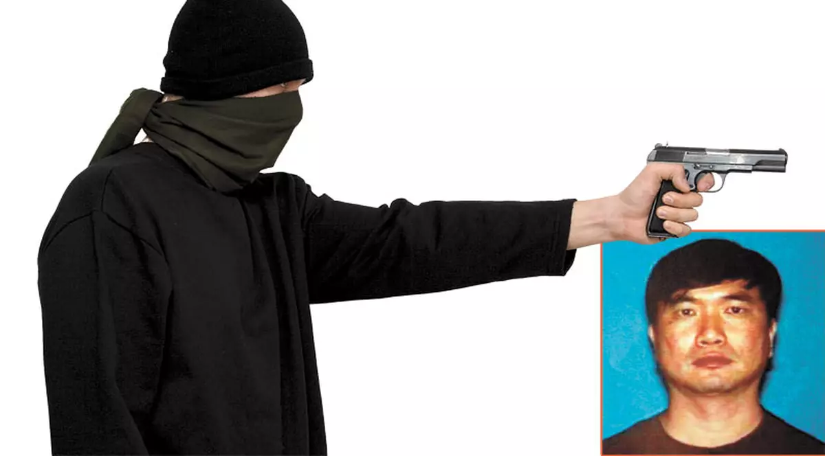 Pentru că l-au concediat, şi-a împuşcat şefii în cap