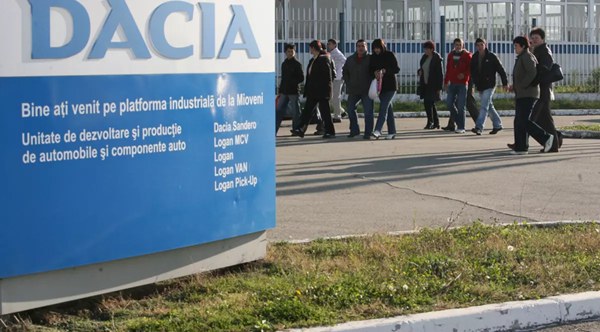 Constantin Stroe: "Nu se discută de disponibilizări la Dacia"