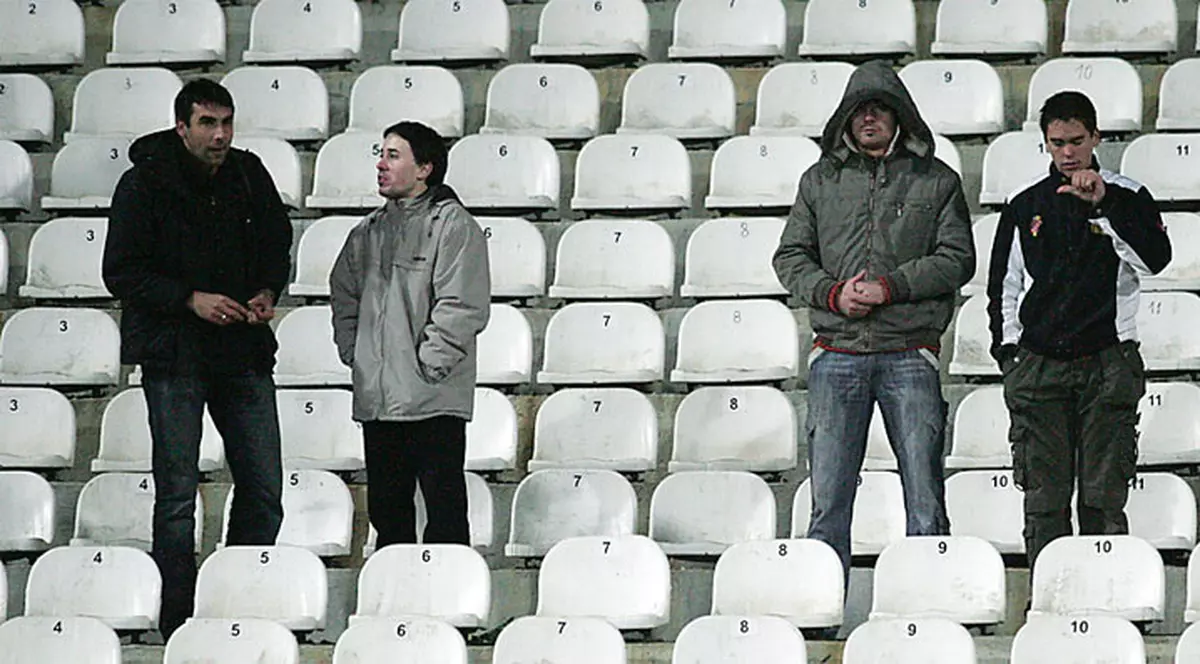 Piţi: «Afară cu derbedeii!»