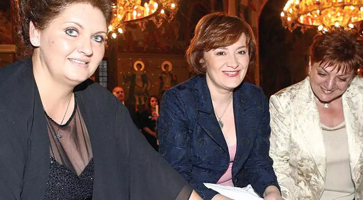 Fetiţa matinalilor de la OTV a avut trei naşe