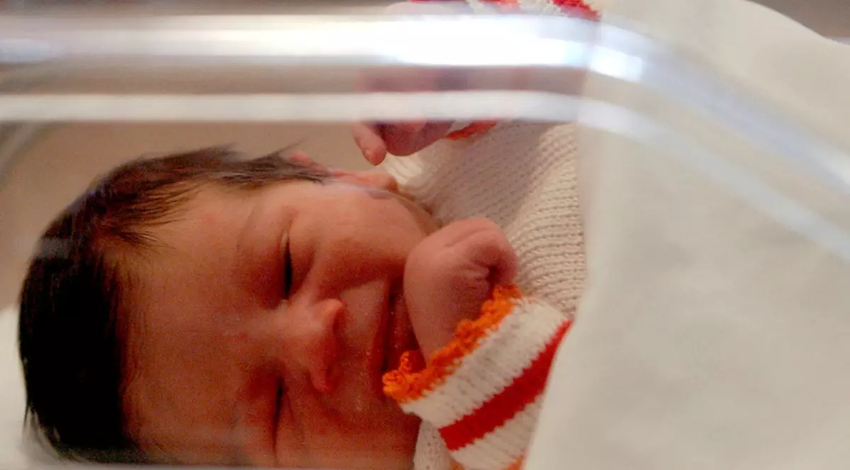 Copiii născuţi prematur sunt mai fericiţi