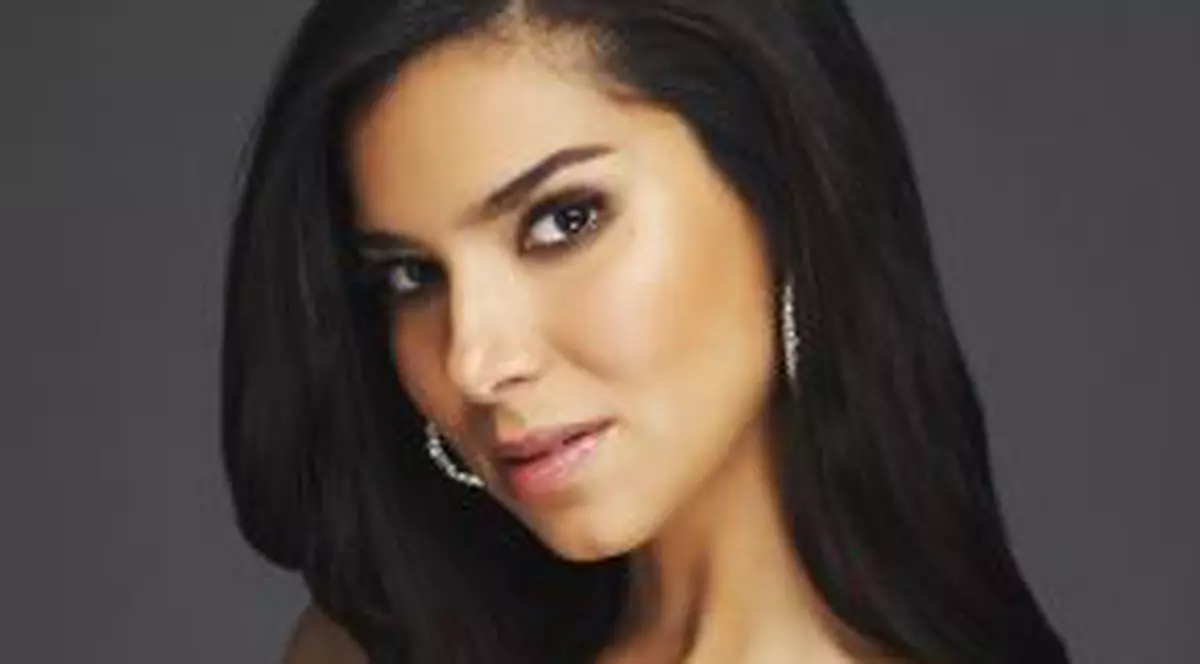 Roselyn Sanchez a făcut petrecerea “burlăciţelor” la SPA