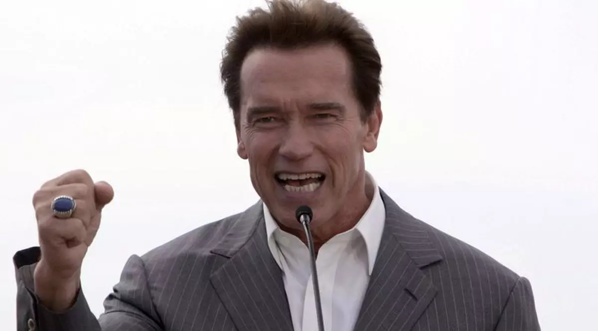 Arnold Schwarzenegger luptă cu poluarea