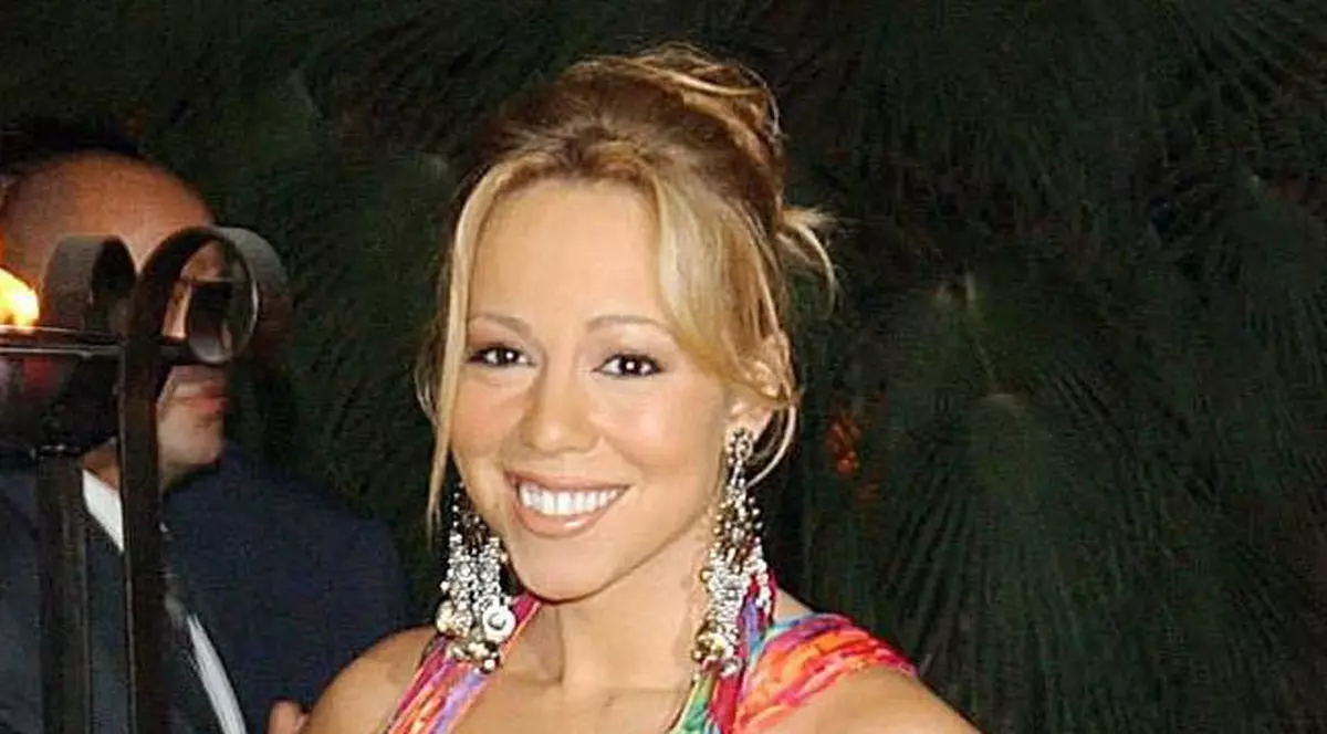 Mariah Carey vrea să se rostogolească în zăpadă, doar în bikini