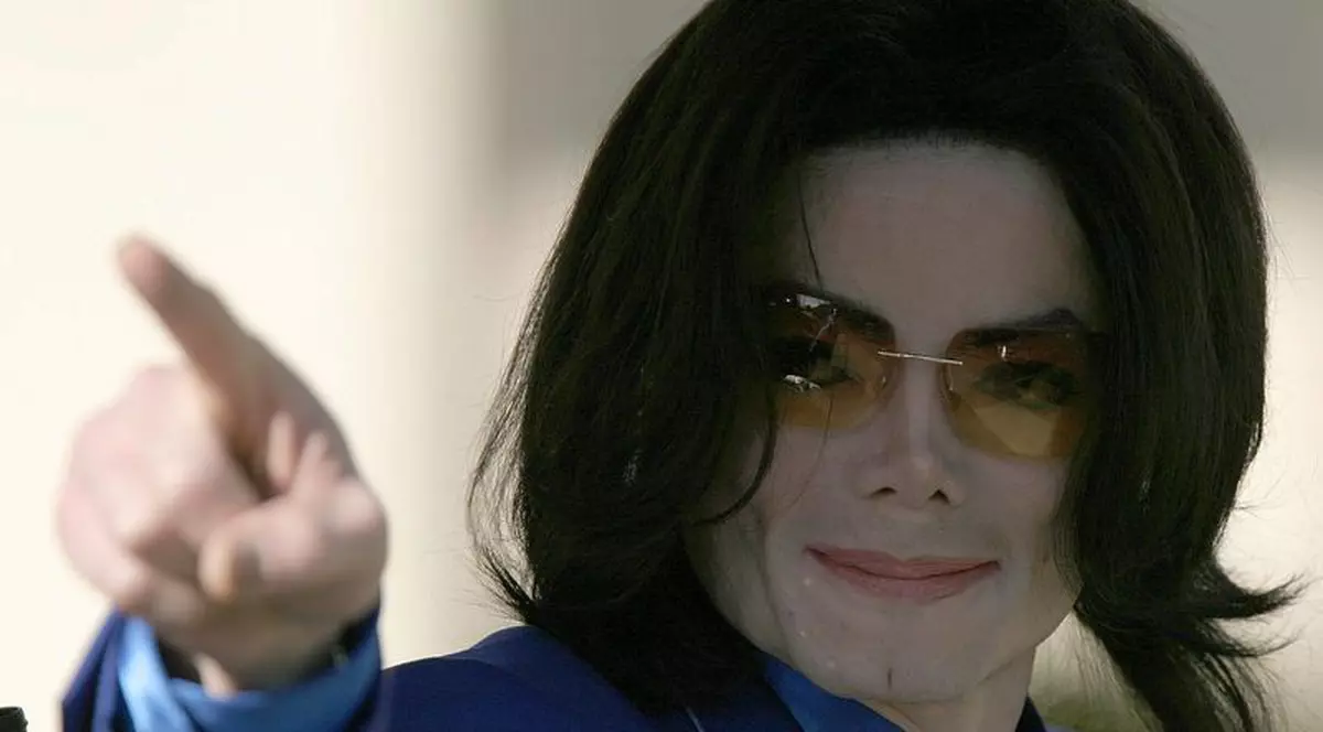 Michael Jackson stă cu chirie