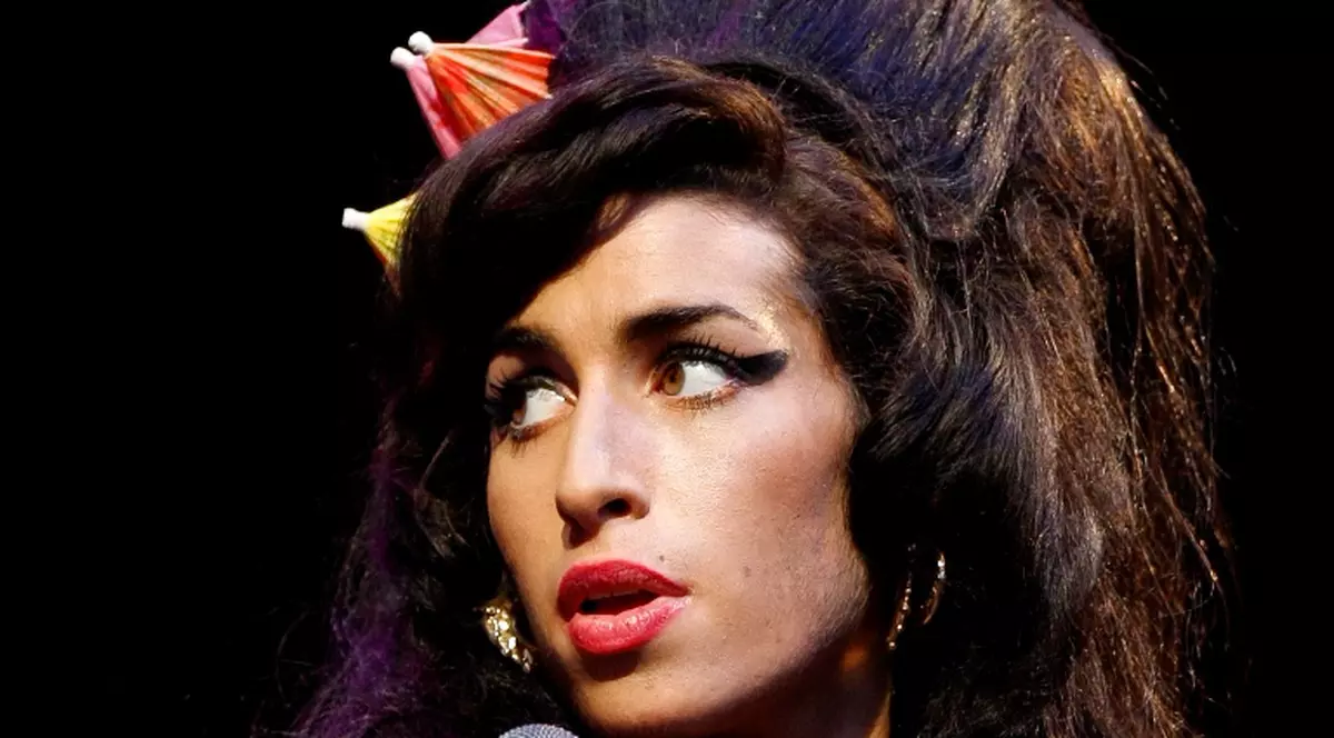 Amy Winehouse vrea să se mute în Caraibe