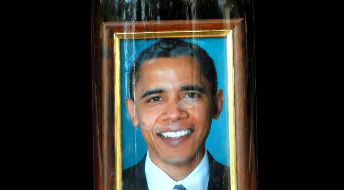 Un republican le-a trimis cadou colegilor o parodie rasistă despre Obama