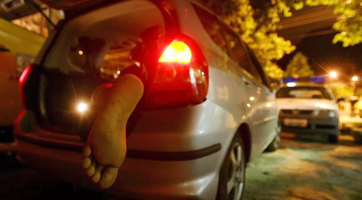 Sechestrată zece zile în propria maşină