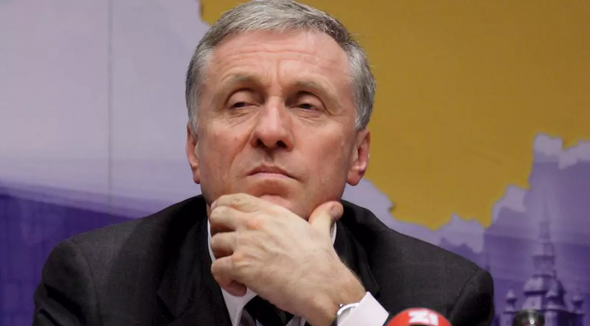 Premierul ceh îşi duce fiul minor în baruri