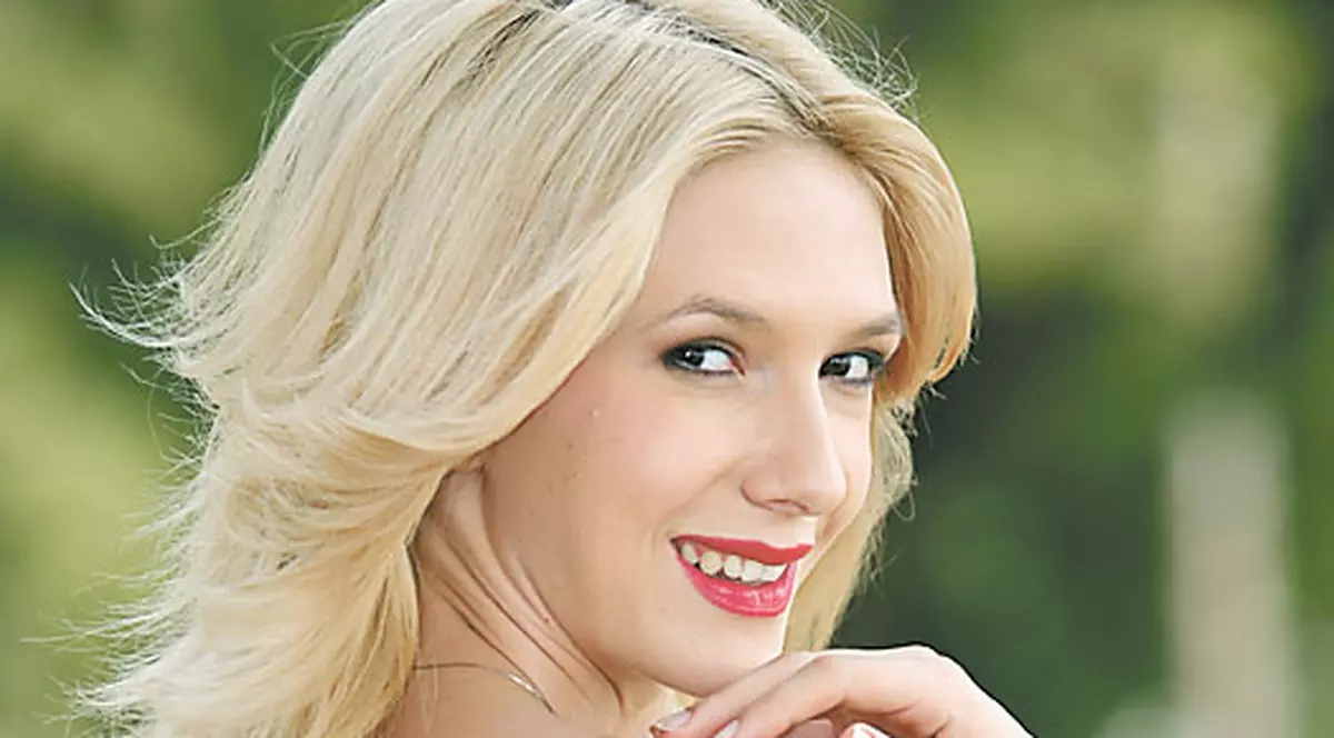 Adela Popescu dansează ca să-i ajute pe săraci