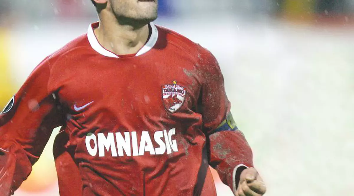 Şi-a rupt mâna pentru Dinamo