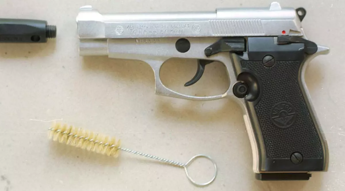 Studentă împuşcată cu alice, pe stradă