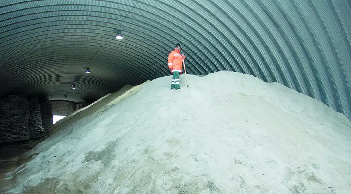 Cu muntele ăsta, spulberăm nămeţii!