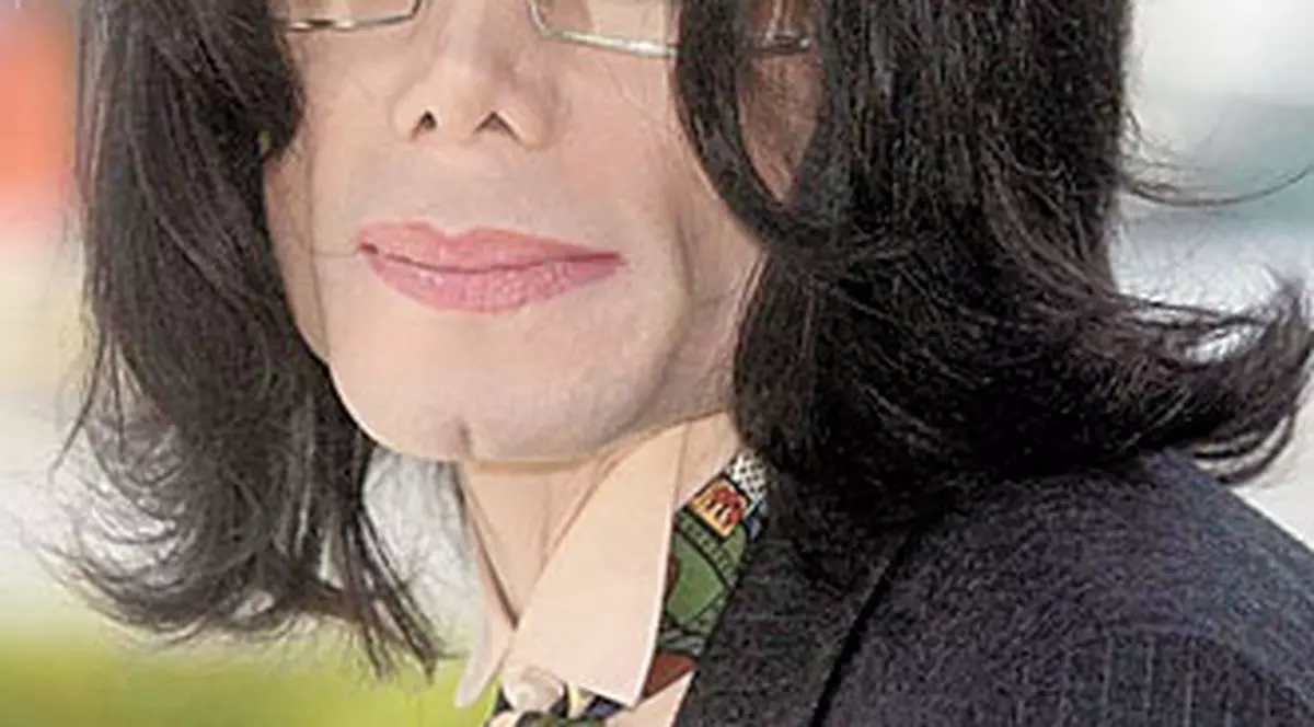 Michael Jackson face transplant de plămâni?