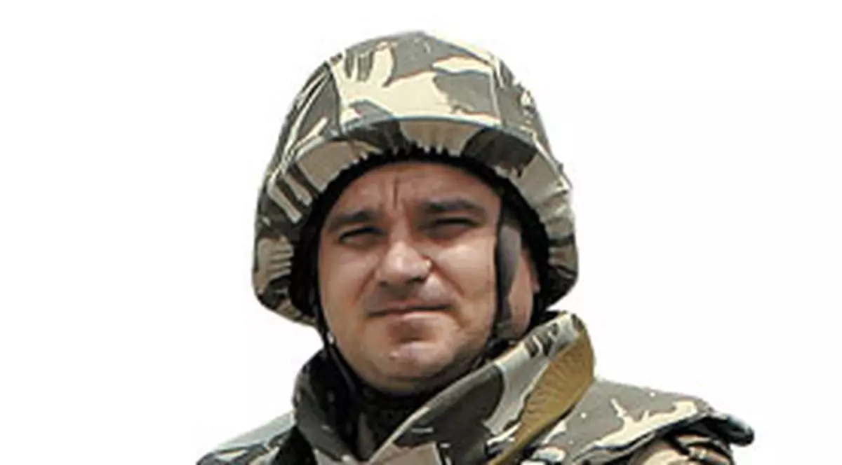 Omul apelor vânează terorişti în deşert