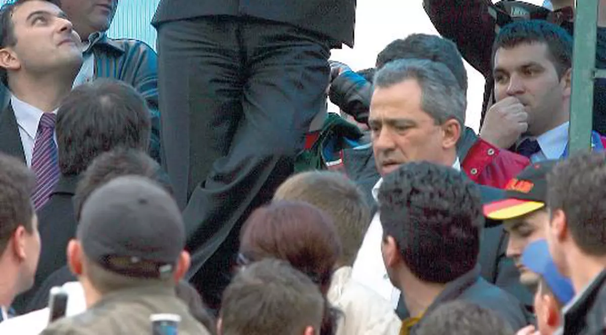 Ne-aţi dat circ, nu fotbal!