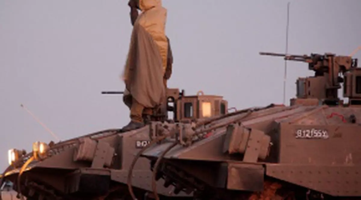 Românii din Gaza, întorşi de la graniţă