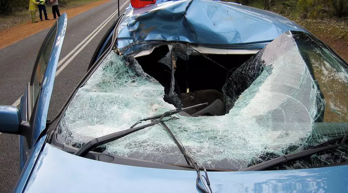O judecătoare a înscenat un accident ca să nu plătească reparaţiile propriei maşini