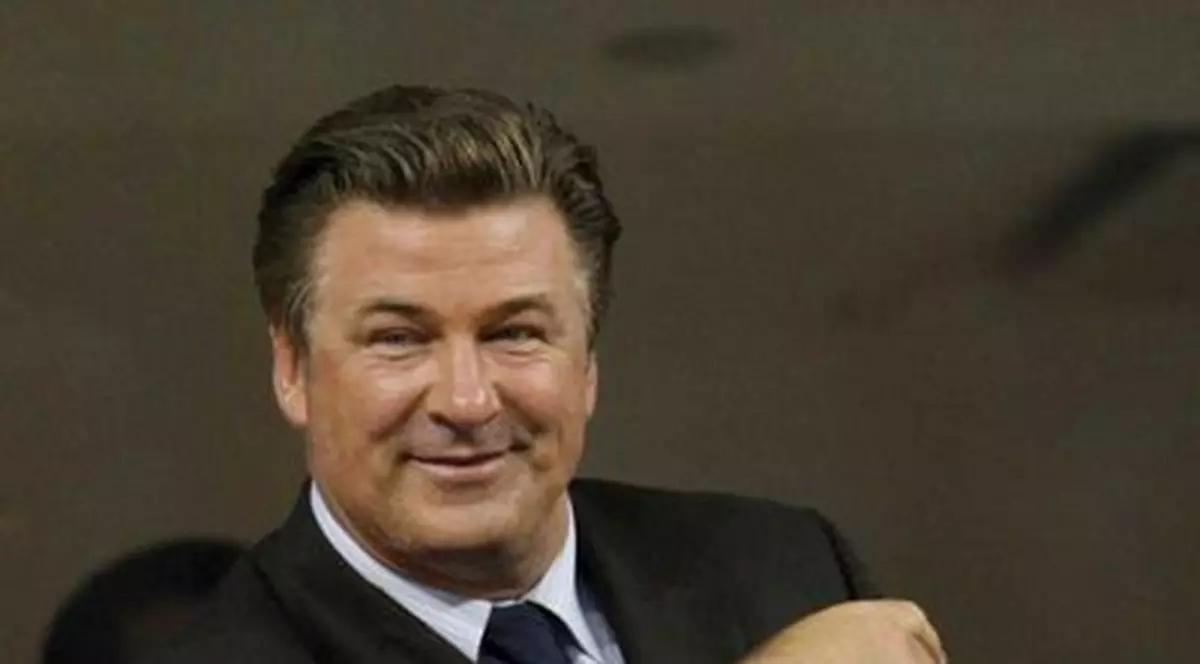 Cum a scăpat Alec Baldwin de droguri şi băutură