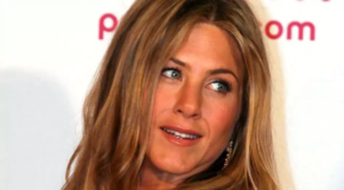 Jennifer Aniston a obligat un hoţ să îi facă ordine în casă! 