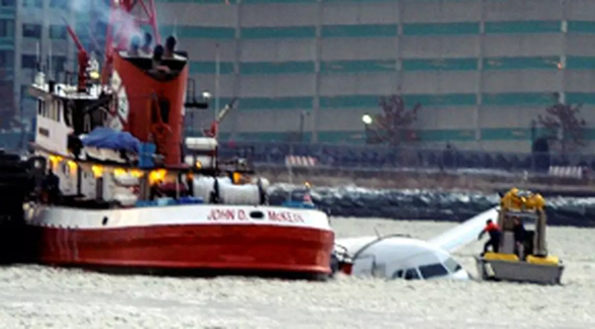 Avion prăbuşit la New York