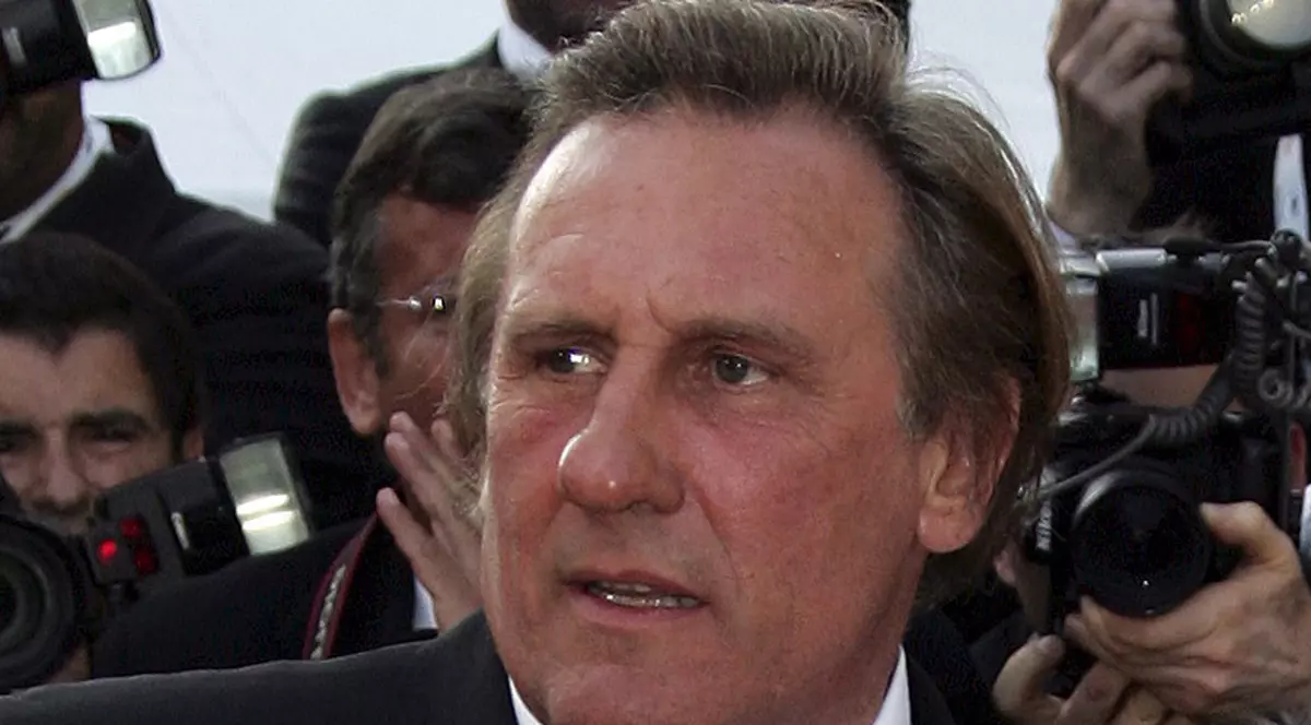 Depardieu vrea să plece din Franţa, distrus de moartea fiului său