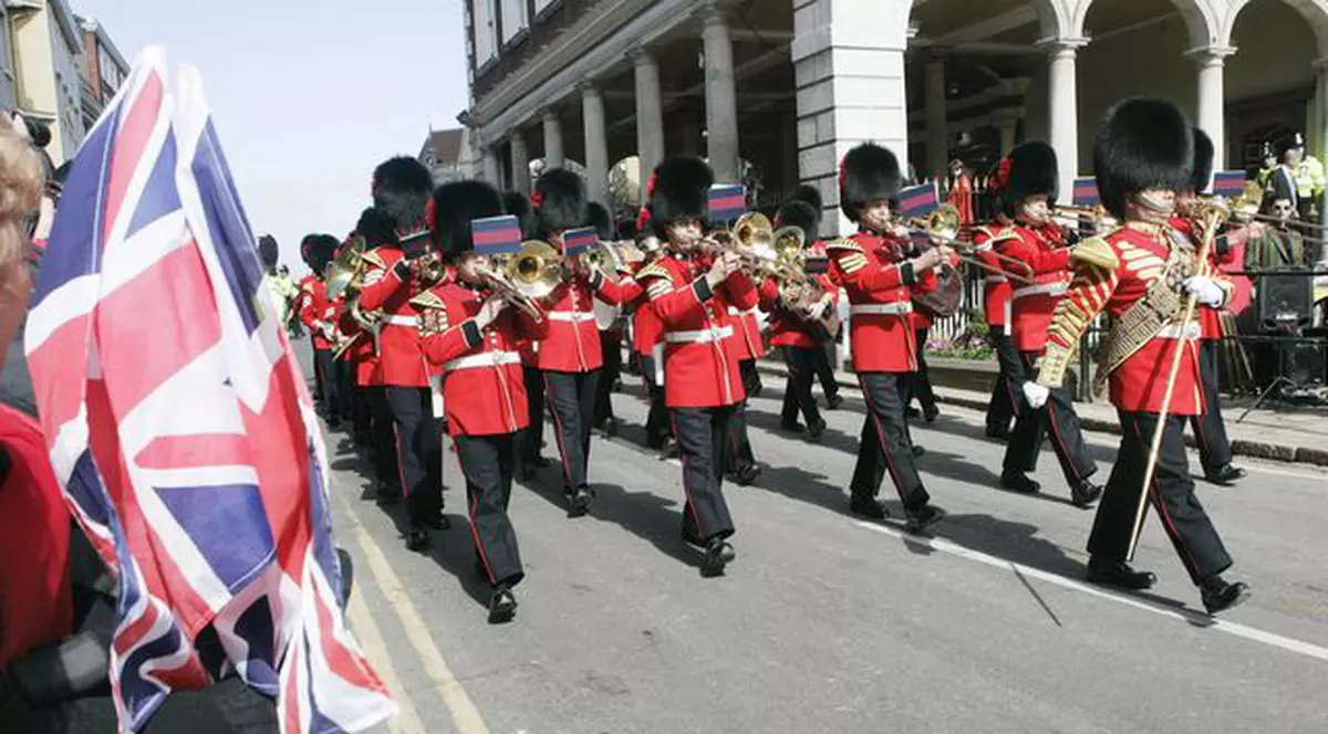 Garda regală adusă, în sfârşit, la exasperare! 