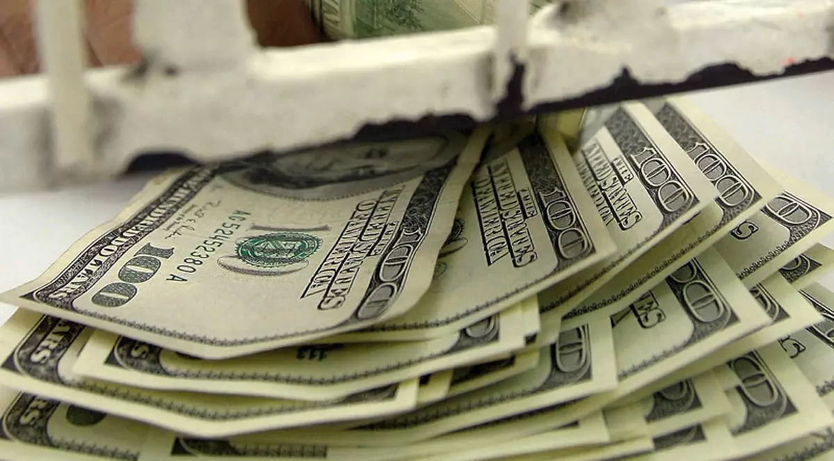 Au găsit 100.000 $, dar i-au dat poliţiei!