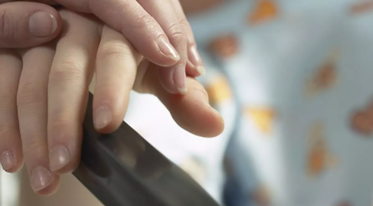 Face închisoare pentru circumcizia fiicelor 