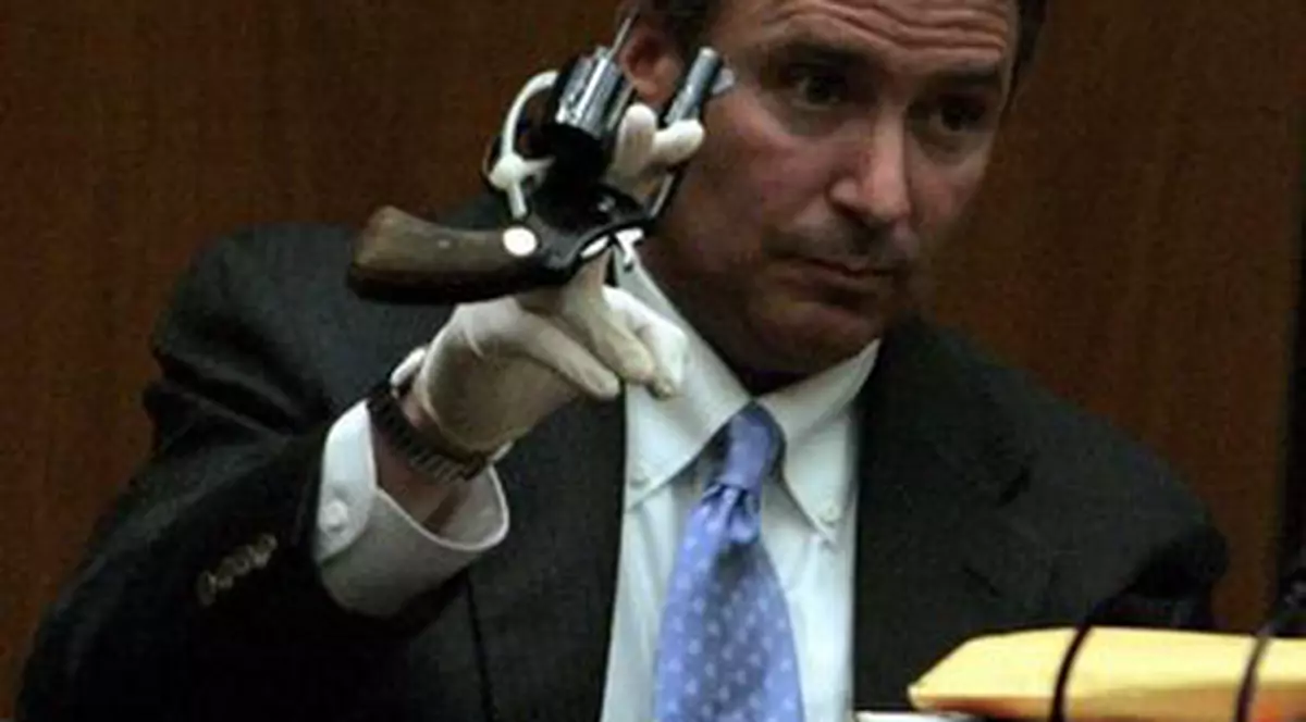 ŞOCANT! Şi-a masacrat familia după ce a rămas şomer!