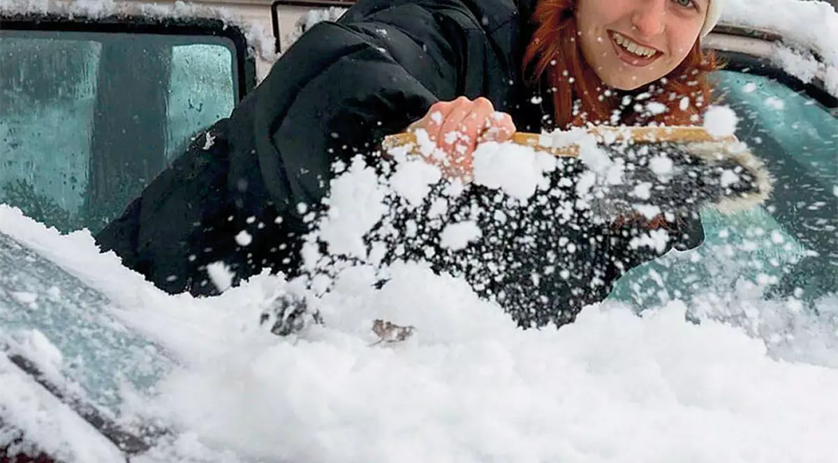 Cum pregătiţi maşina să facă faţă gerului