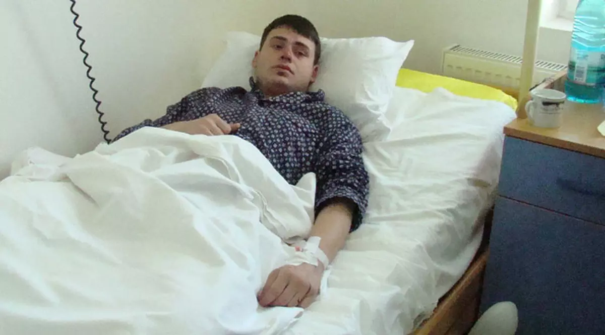 Doi pompieri au fost răniţi când stingeau un incendiu în Capitală