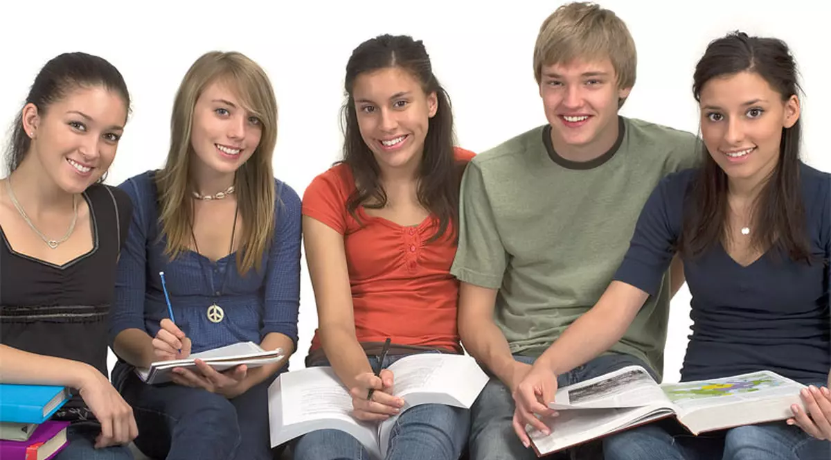 Cum înveţi mai uşor pentru examene