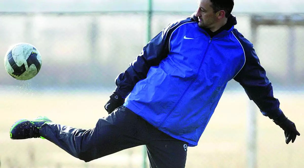 «Rupea plasa când dădea cu capul!»