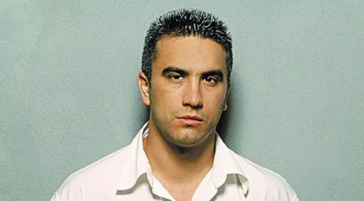 Zoli de la Sistem a dormit într-un hotel de gheaţă