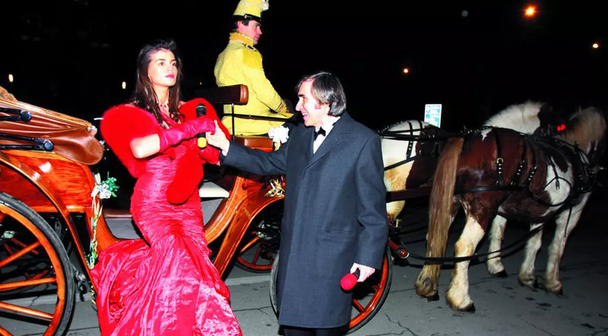 Adusă la bal cu trăsura