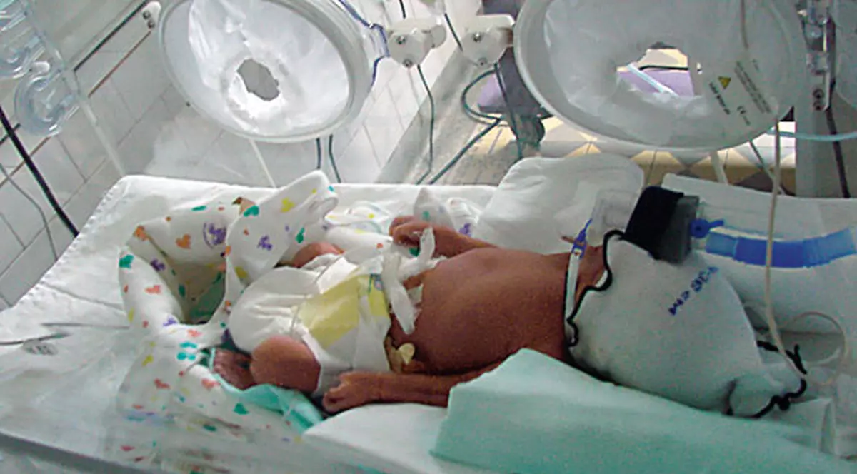 A născut trei fetiţe şi un băieţel