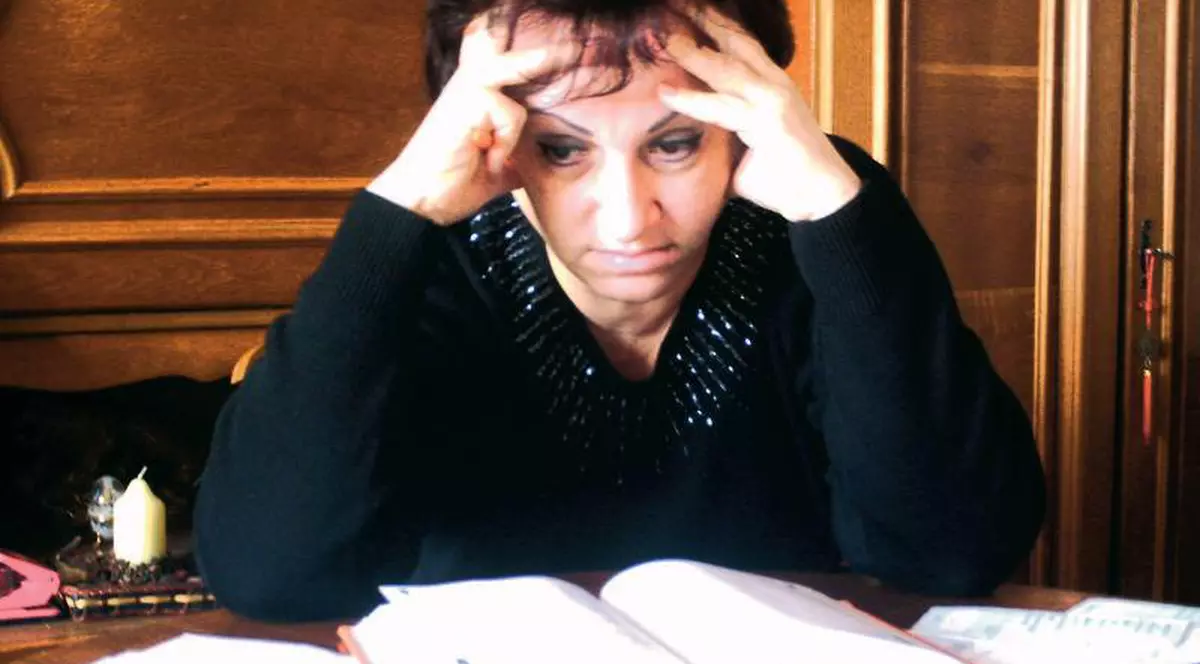 «Sunt îngropată în datorii»