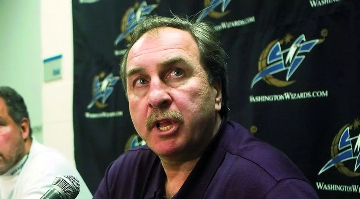 Un român, preşedinte la Washington!