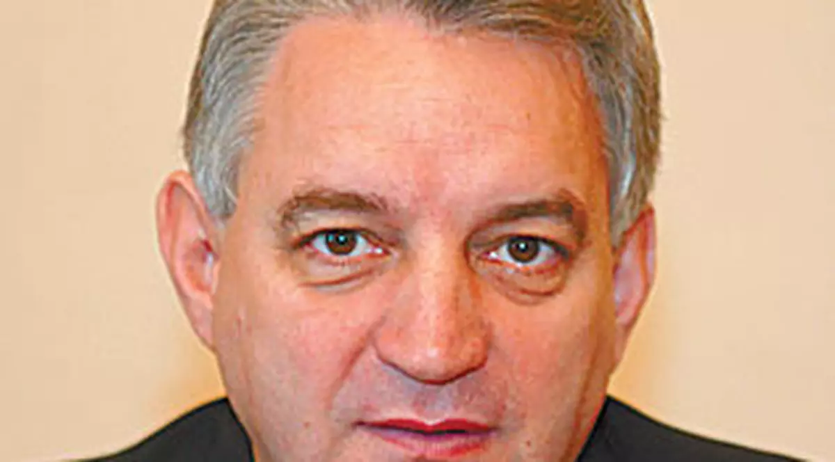 Sârbu şi Berceanu, campioni la concedieri