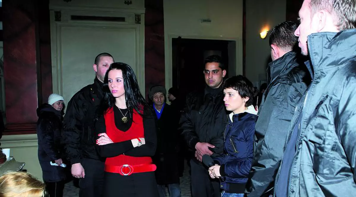 Magda Ciumac, păzită la divorţ de bodyguarzi